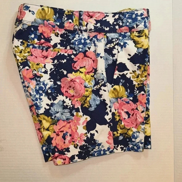 Isaac Mizrahi Flowered Shorts - Picture 5 of 9